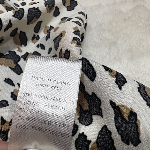 THML Leopard Print V-Neck Long Balloon Sleeve Ruched Ivory Black Shirt Top Sz S - Picture 8 of 10